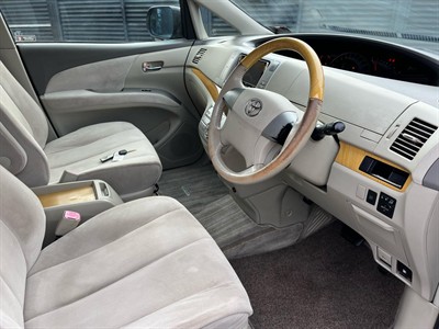 2006 Toyota Estima - Thumbnail