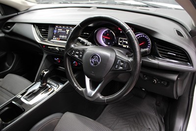2018 Holden Commodore - Thumbnail