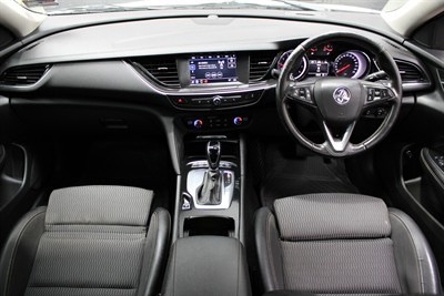 2018 Holden Commodore - Thumbnail
