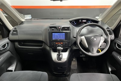 2013 Nissan Serena - Thumbnail