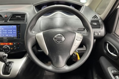 2013 Nissan Serena - Thumbnail