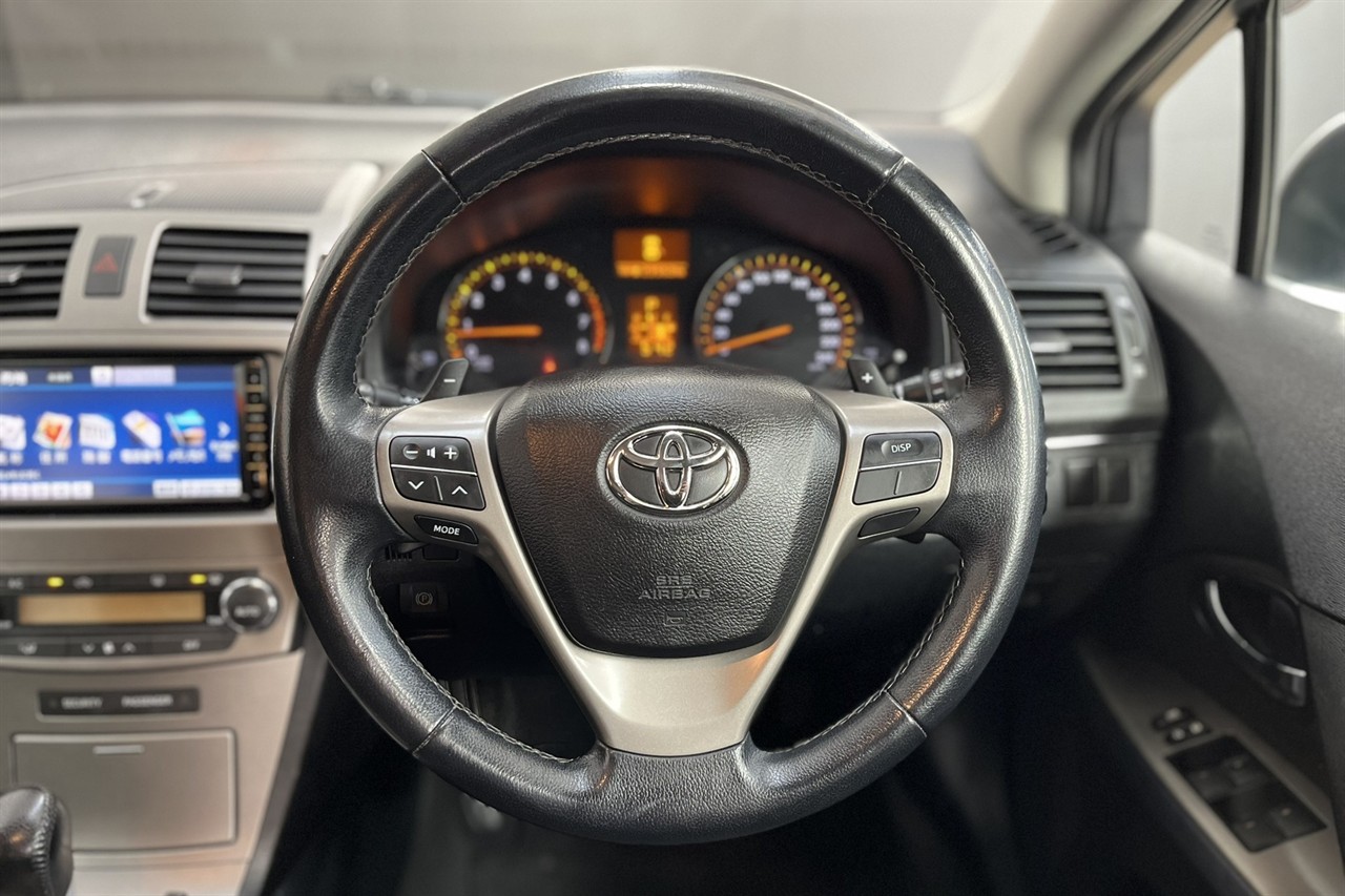 2012 Toyota AVENSIS