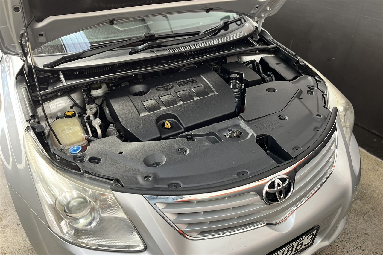 2012 Toyota AVENSIS