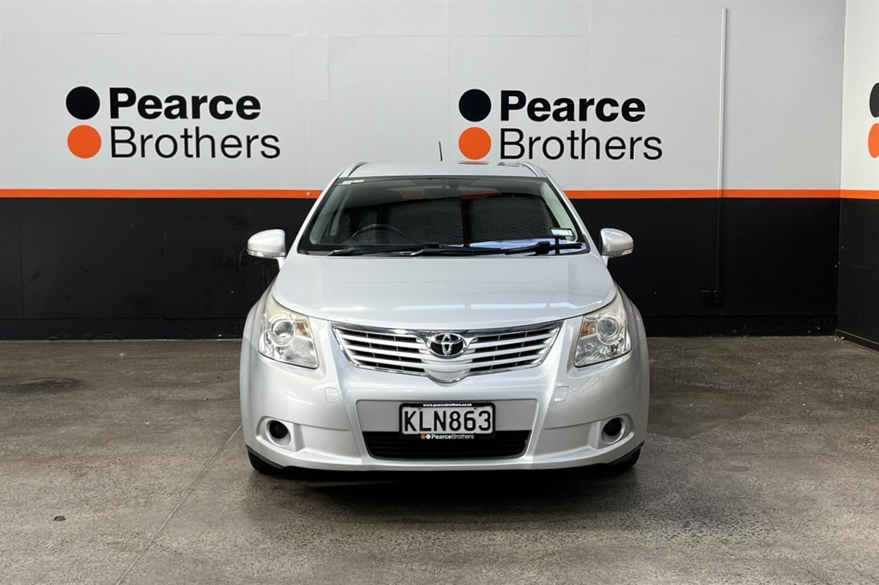 2012 Toyota AVENSIS