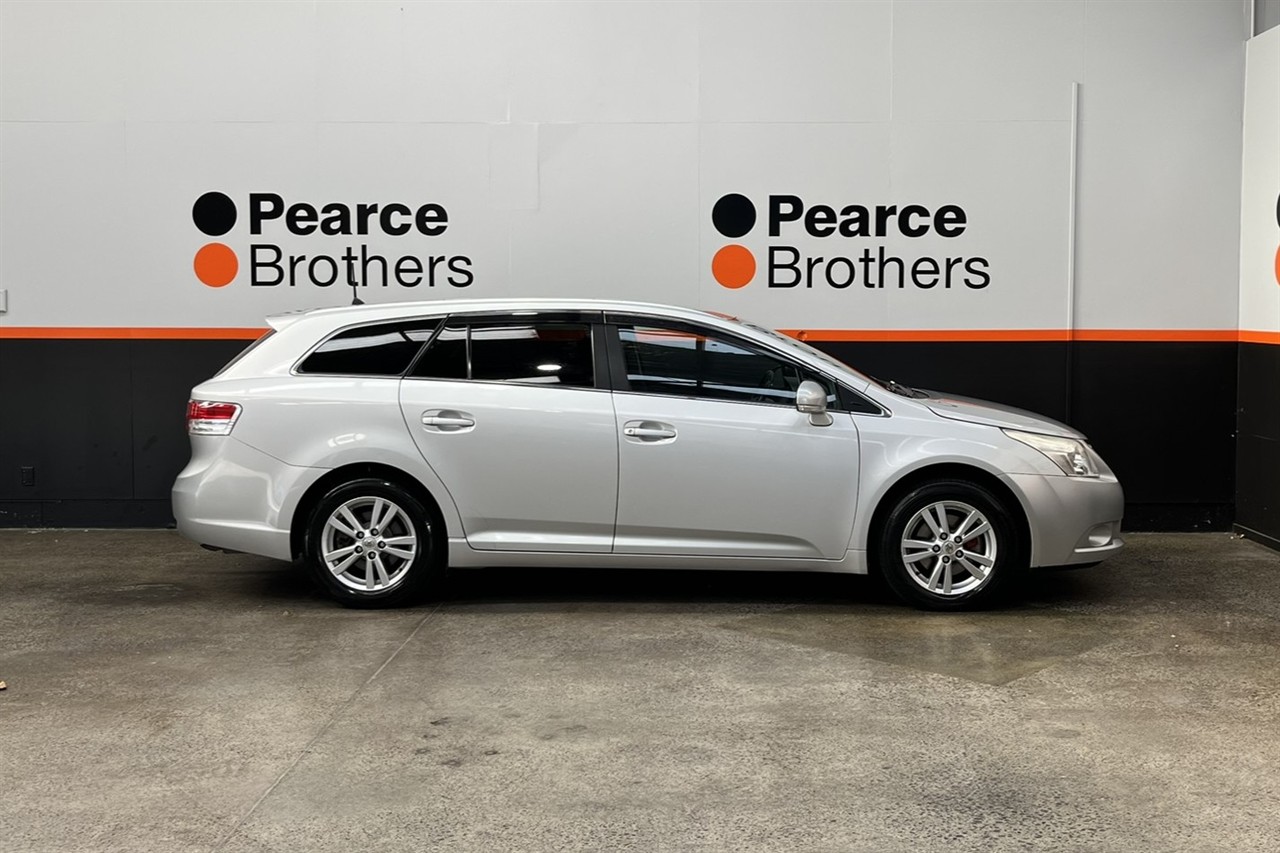 2012 Toyota AVENSIS