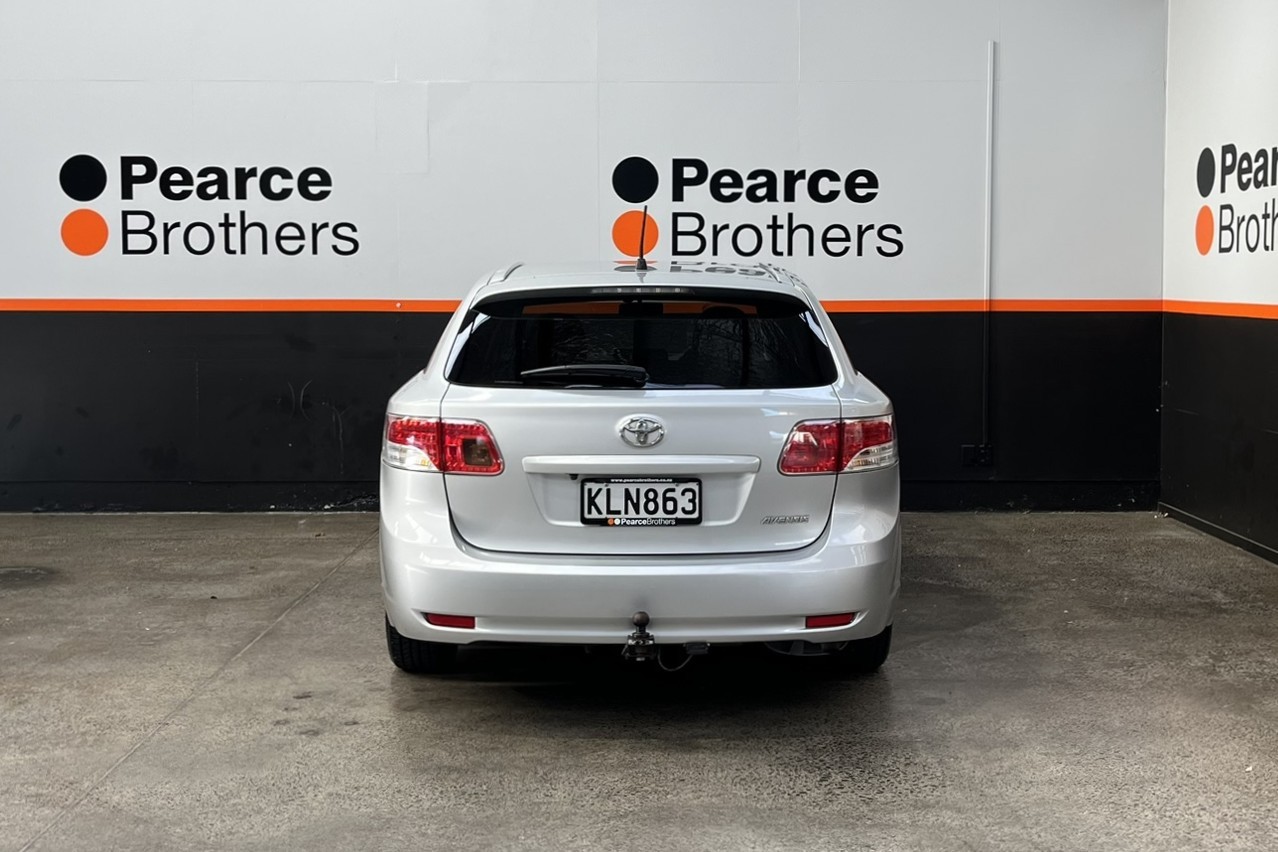 2012 Toyota AVENSIS