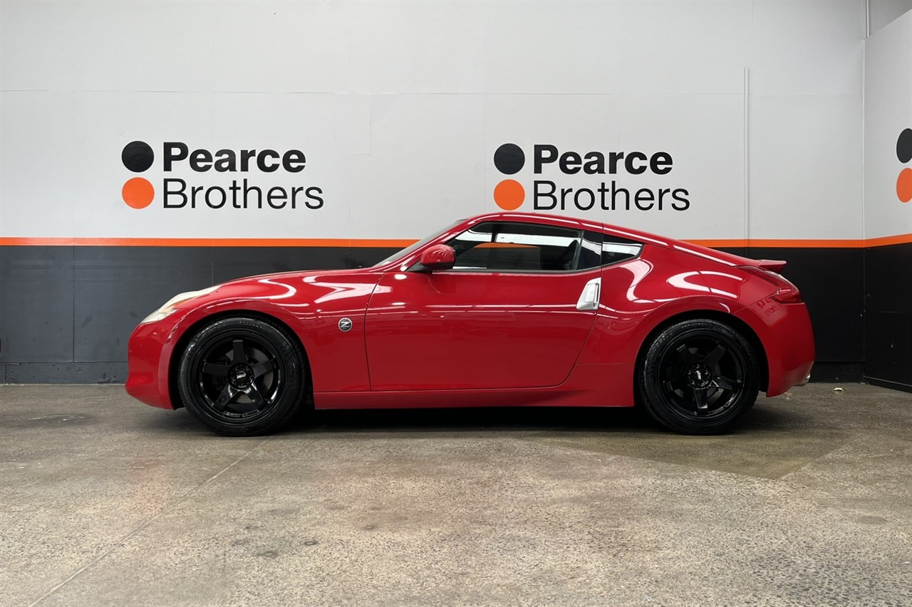 2010 Nissan Fairlady