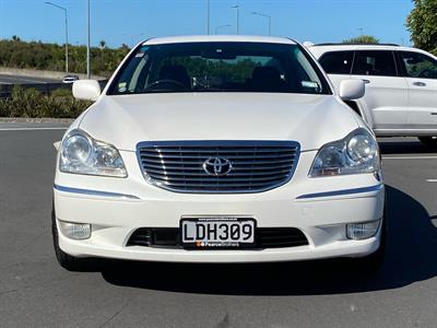 2004 Toyota Crown - Thumbnail