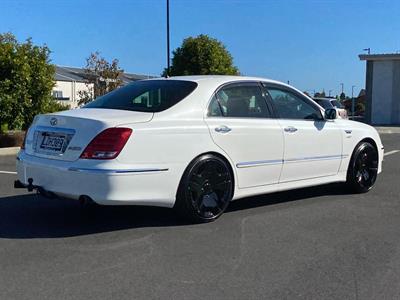 2004 Toyota Crown - Thumbnail