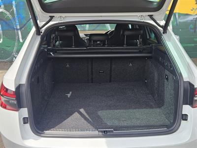 2021 Skoda Superb - Thumbnail