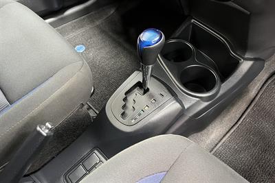 2017 Toyota Aqua - Thumbnail