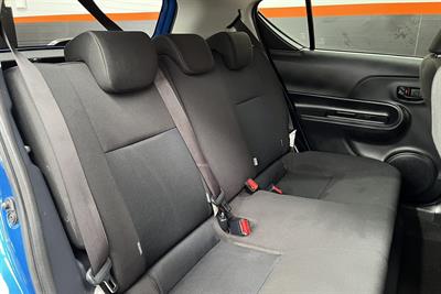 2017 Toyota Aqua - Thumbnail