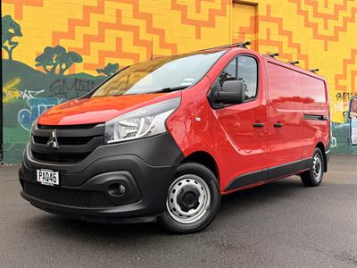 2022 Mitsubishi Express - Thumbnail