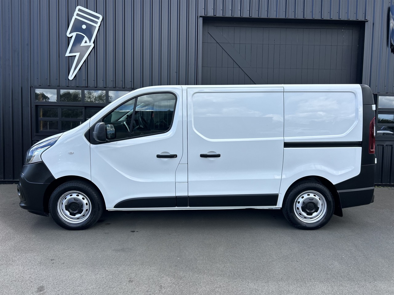 2022 Mitsubishi Express