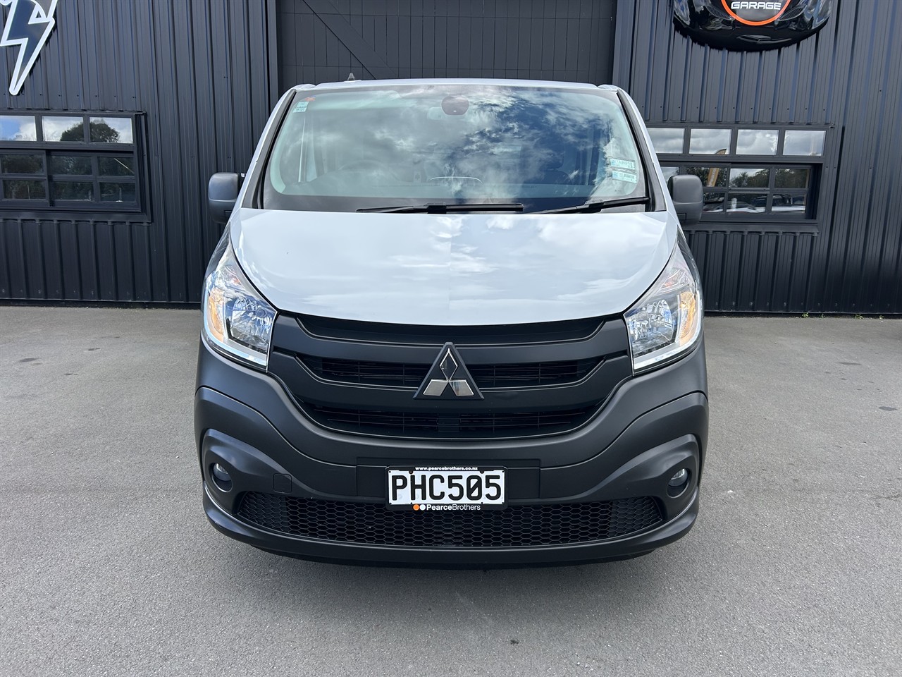 2022 Mitsubishi Express