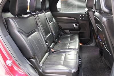 2017 Land Rover Discovery - Thumbnail