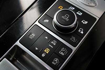 2017 Land Rover Discovery - Thumbnail