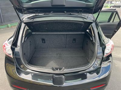 2010 Mazda Axela - Thumbnail