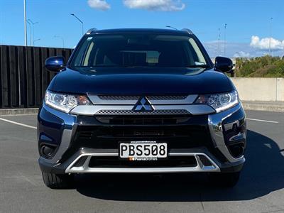 2022 Mitsubishi Outlander - Thumbnail