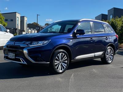 2022 Mitsubishi Outlander - Thumbnail