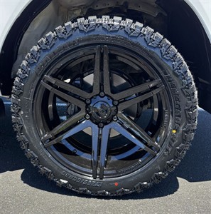 2017 Toyota Hilux - Thumbnail