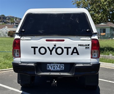 2017 Toyota Hilux - Thumbnail