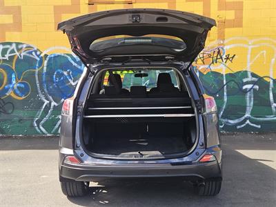2017 Toyota RAV4 - Thumbnail