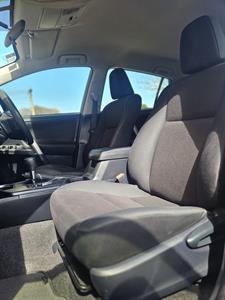 2017 Toyota RAV4 - Thumbnail