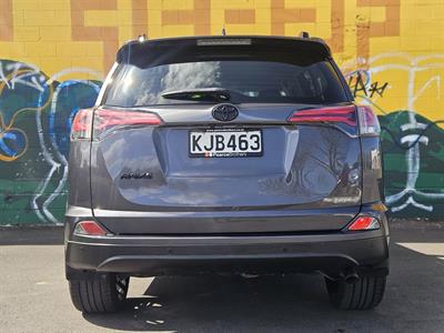 2017 Toyota RAV4 - Thumbnail