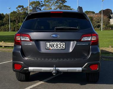 2018 Subaru Outback - Thumbnail