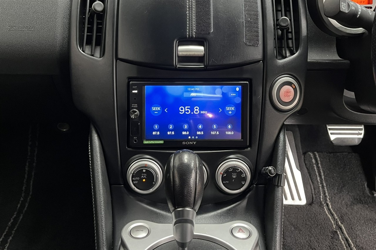 2010 Nissan Fairlady