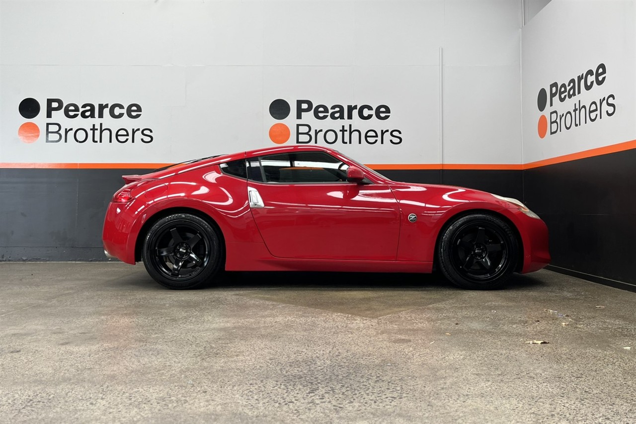 2010 Nissan Fairlady