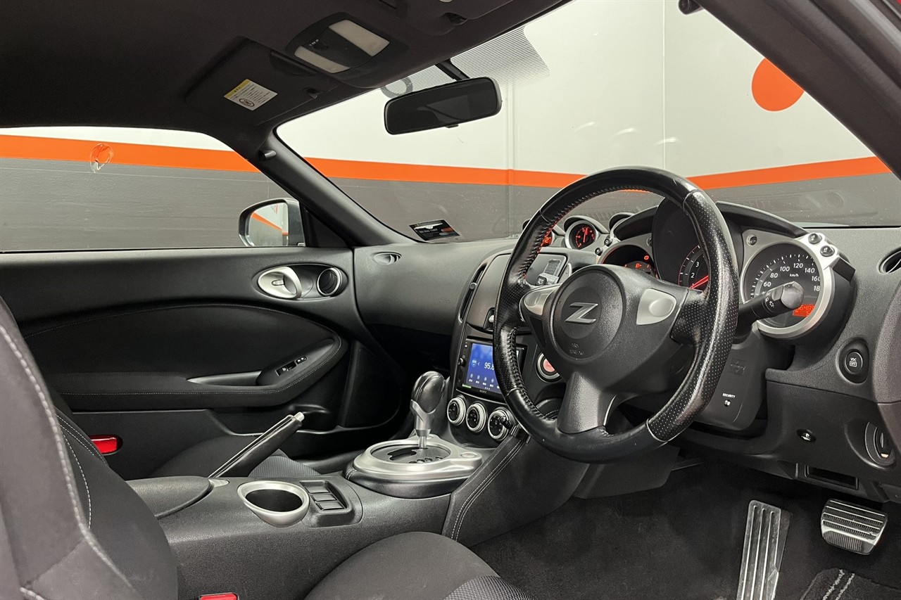 2010 Nissan Fairlady