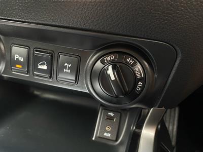 2016 Nissan Navara - Thumbnail