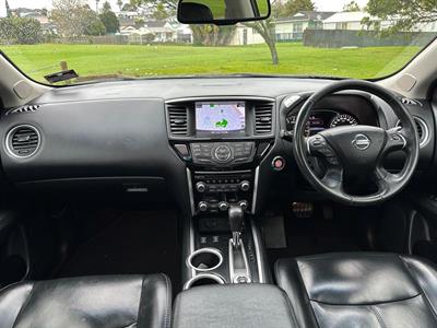 2017 Nissan Pathfinder - Thumbnail