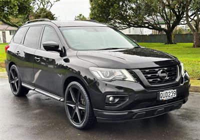 2017 Nissan Pathfinder - Thumbnail