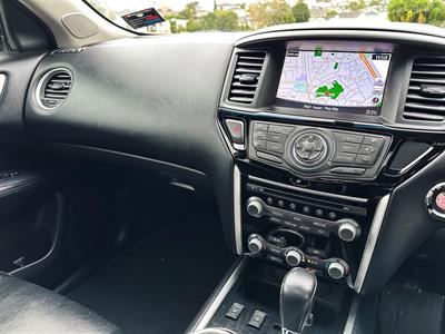 2017 Nissan Pathfinder - Thumbnail