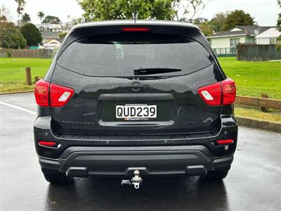 2017 Nissan Pathfinder - Thumbnail