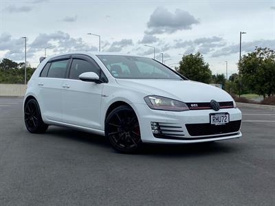 2016 Volkswagen Golf - Thumbnail