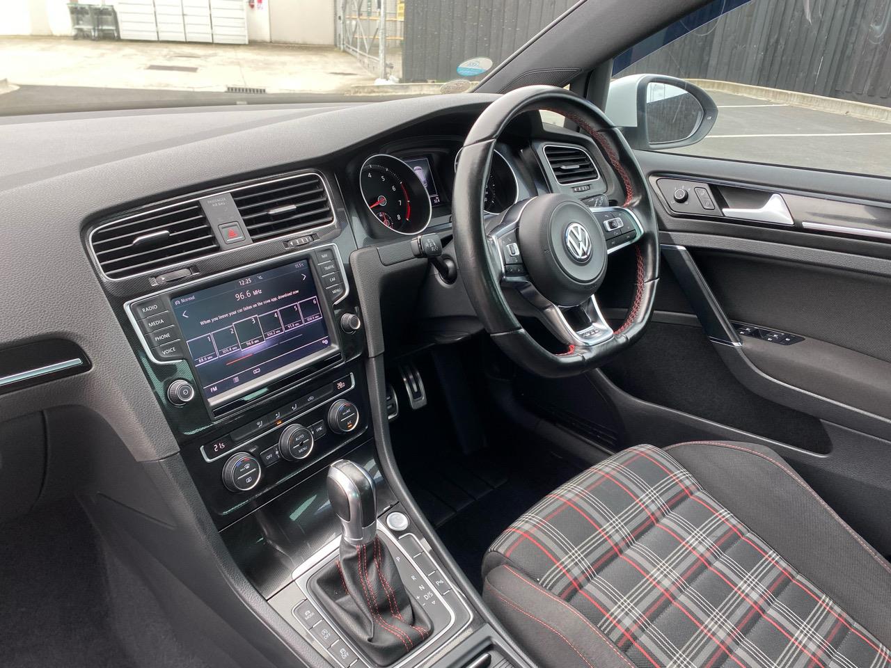 2016 Volkswagen Golf