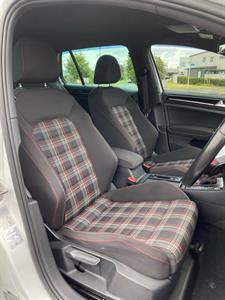 2016 Volkswagen Golf - Thumbnail
