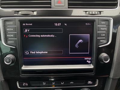 2016 Volkswagen Golf - Thumbnail