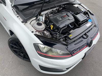 2016 Volkswagen Golf - Thumbnail