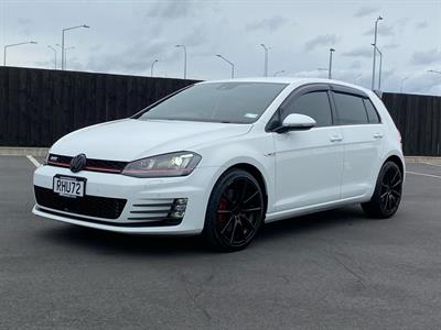 2016 Volkswagen Golf - Thumbnail