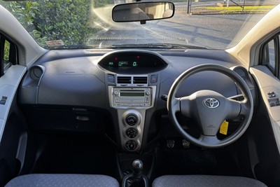 2009 Toyota YARIS - Thumbnail
