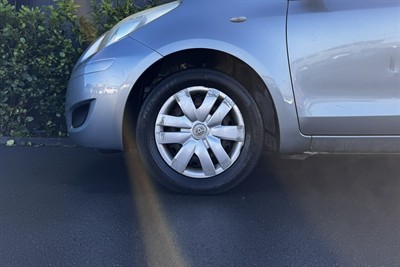 2009 Toyota YARIS - Thumbnail
