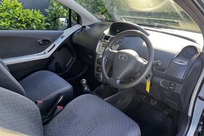 2009 Toyota YARIS - Thumbnail