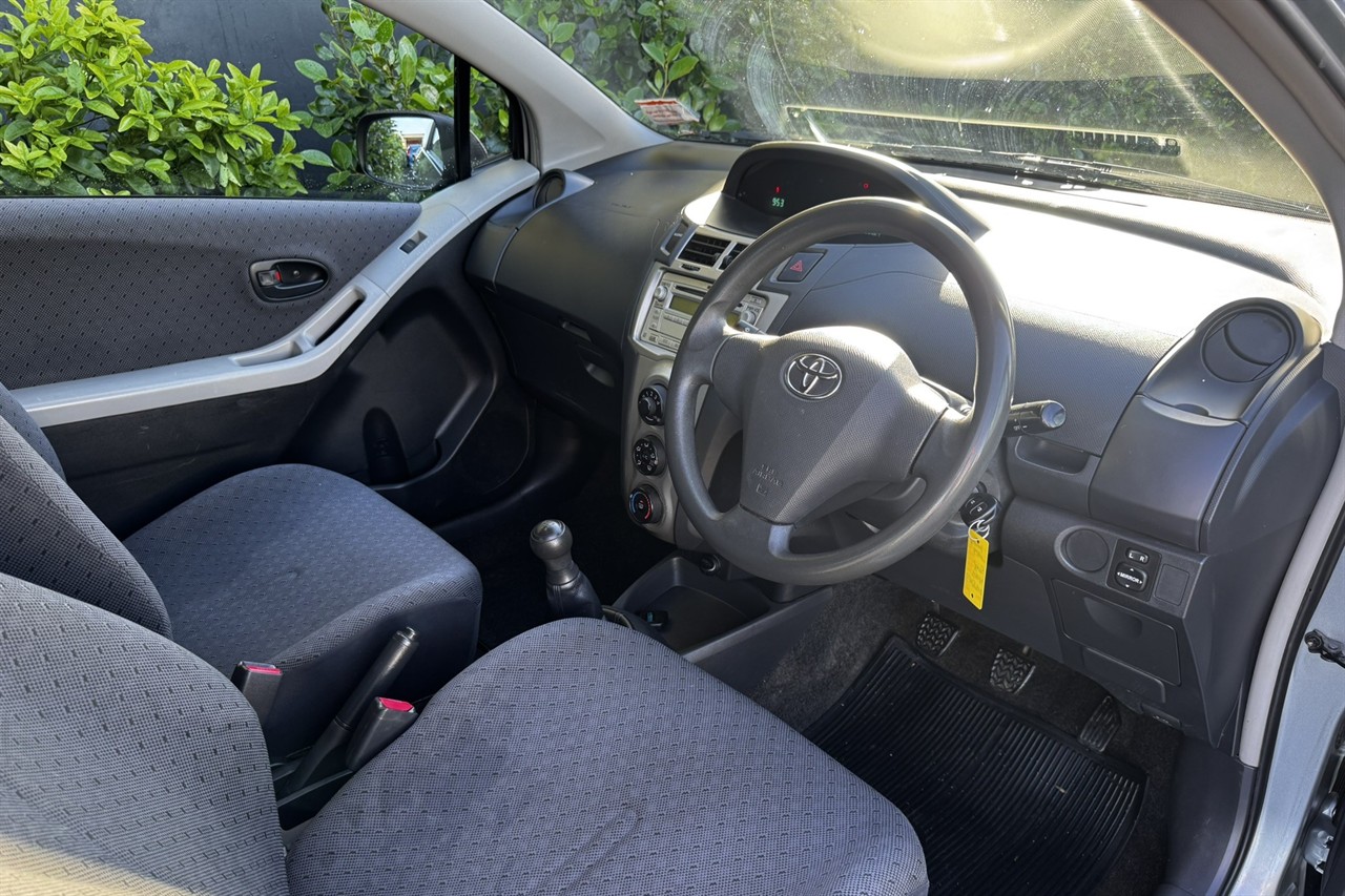 2009 Toyota YARIS