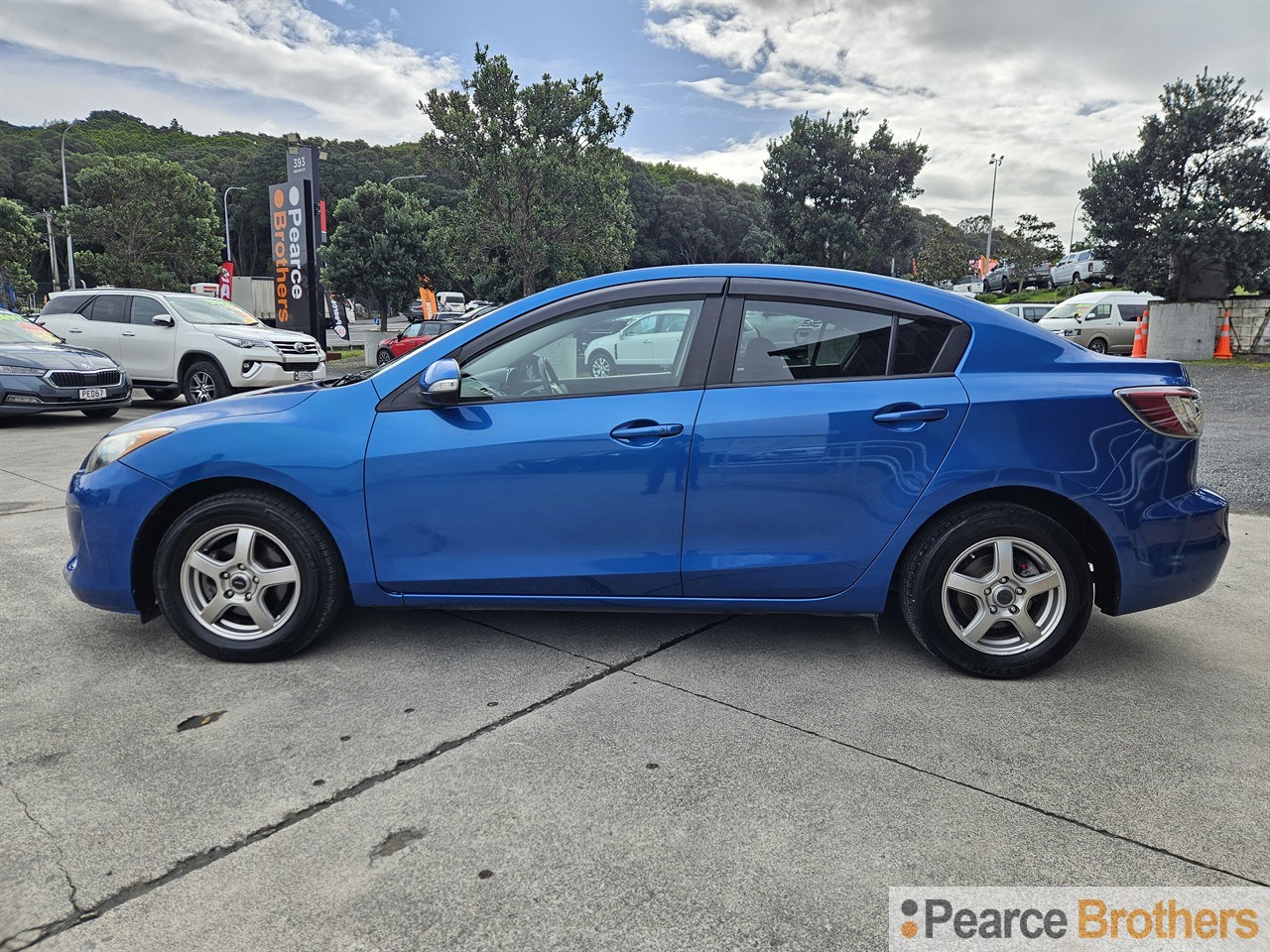 2013 Mazda Axela