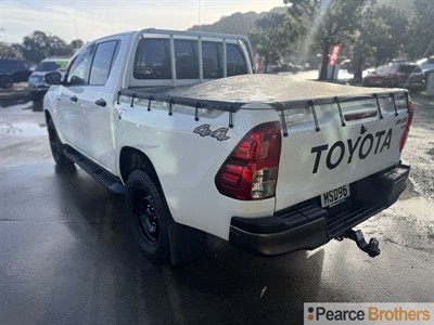 2020 Toyota Hilux - Thumbnail